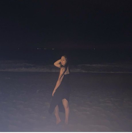 Karla Aura model photos