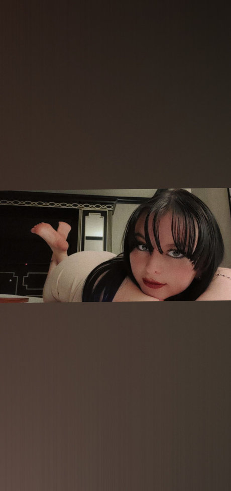 Foot Goddess Divina erotic pornstar photos