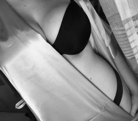 _MoonChild_ pretty model img