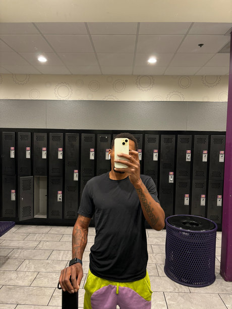 Beedy model hot picture