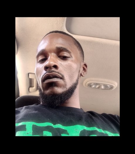 Moneygang420 pornstar naked picture