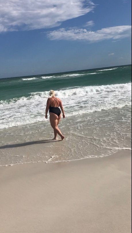 Miss Booty erotic pornstar pictures