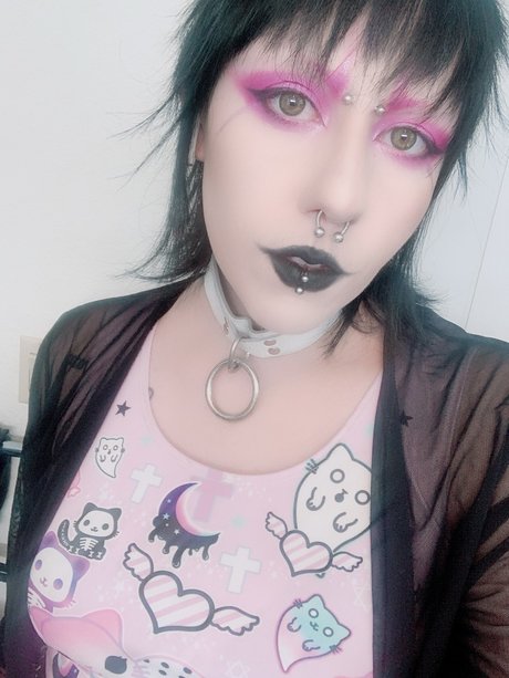 MollyMisery model erotic photos