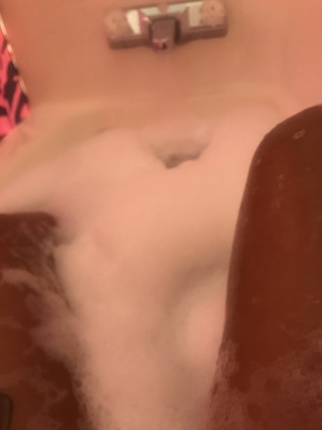 Mollie Dont Tell No Body pornstar hd archive