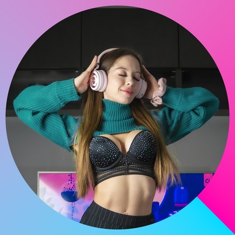 Jolyn Dare naked pornstar images