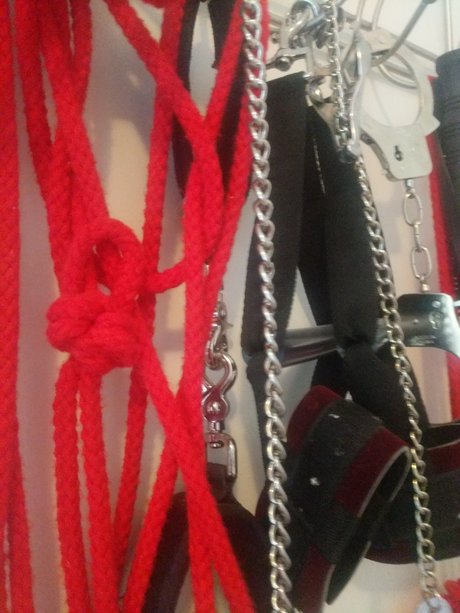 Mother Witch nude actress gallery