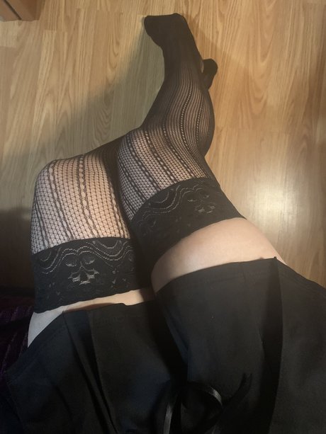 Morrigan Rain pornstar top pic