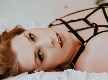 Laura Fox model high quality photos