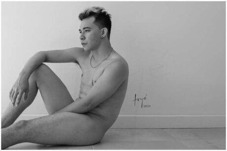 _Male Nude Photography_ model beautiful pic