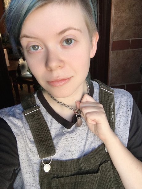 Harper Minx model porn photos