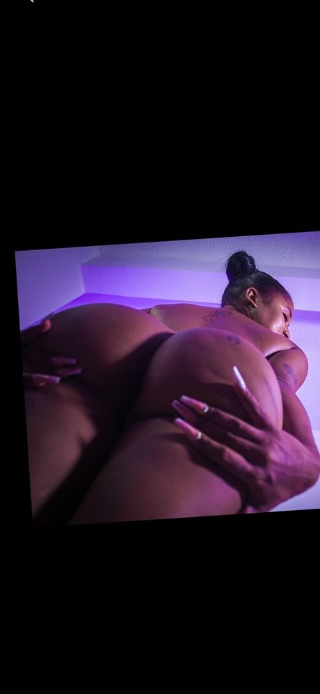 Flordeebano nudes star pic