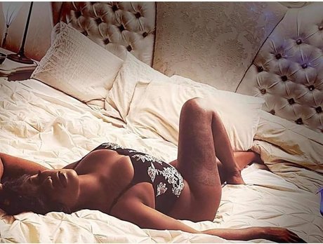 Malaysia Starr pretty model pic