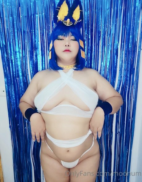 moonum hot model photos