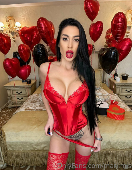 mari mis free star photo