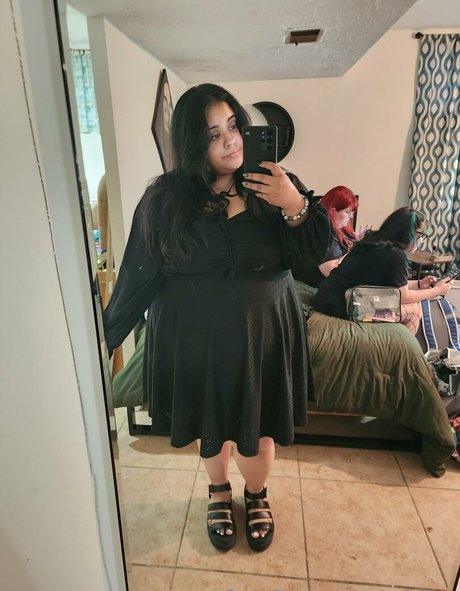 adriivy pretty model img