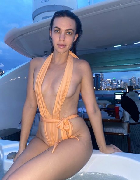 withlovesaraxo adult model galleries