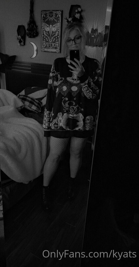 kyats model porn img