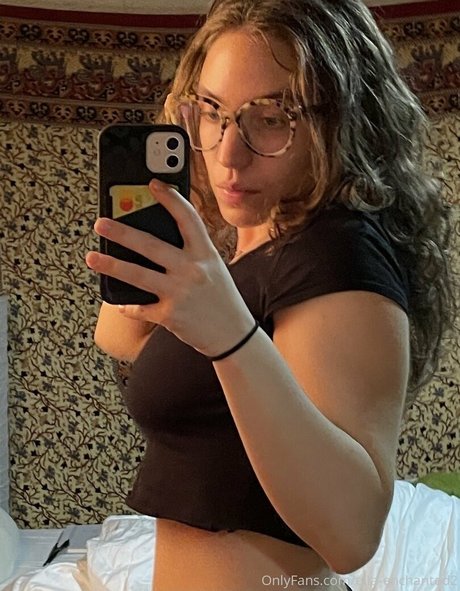 ella enchanted2 best star archive