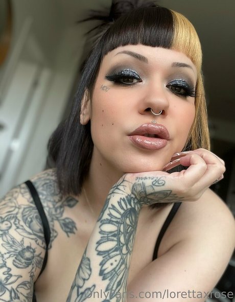 lorettaxrose model nude pics