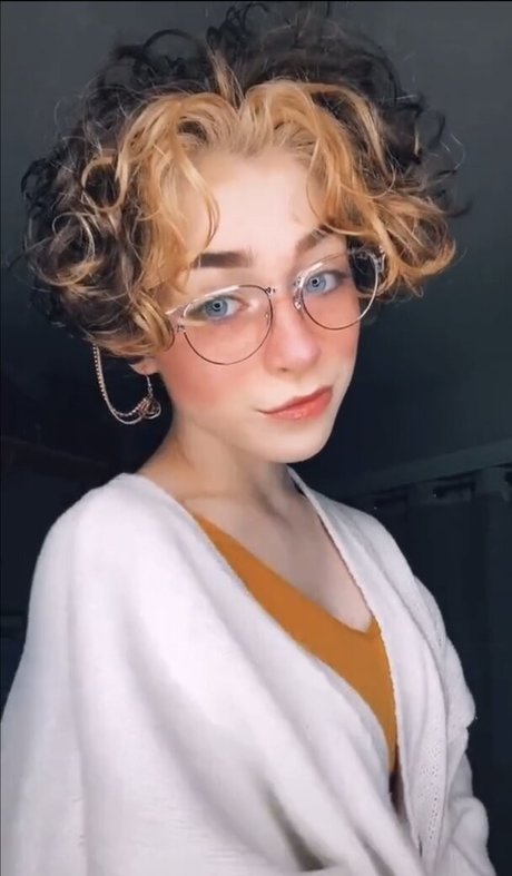 graceful addison sexy star pics