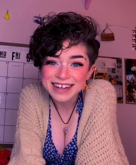 graceful addison beautiful model picture