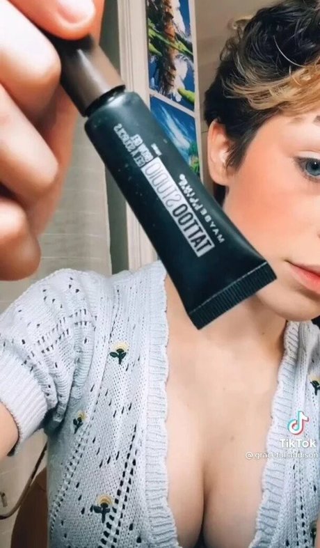 graceful addison naked star galleries