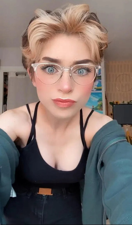 makeup artist onlyfans naked photos