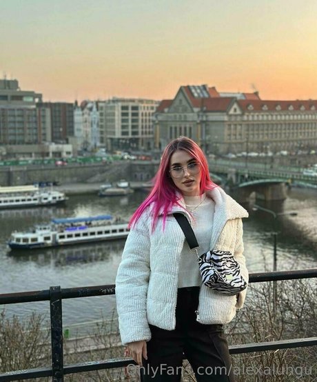 blonde hairy pussy onlyfans erotic pics