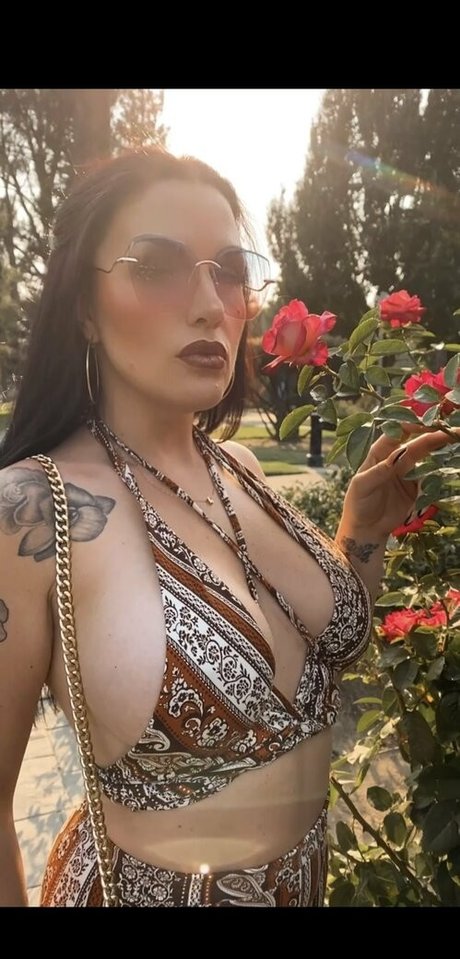 hdexperience model naked galleries