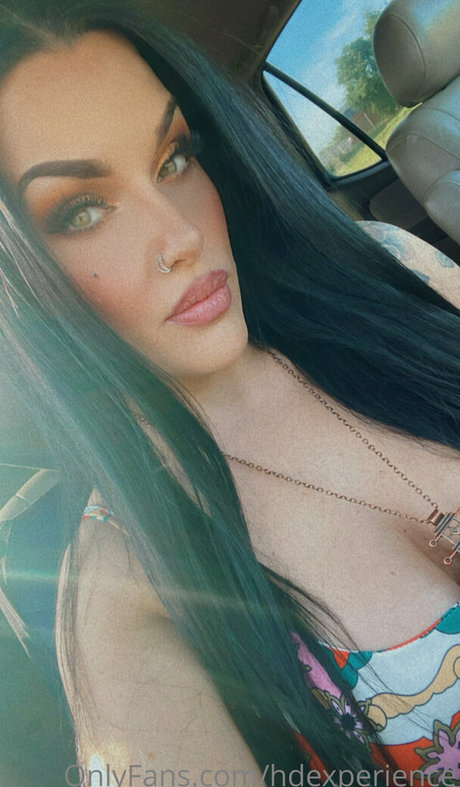 hdexperience beautiful model image