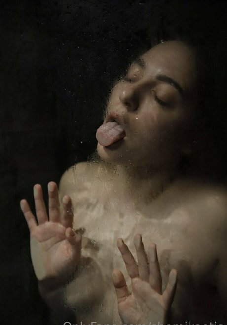 shemikaotis model nude images