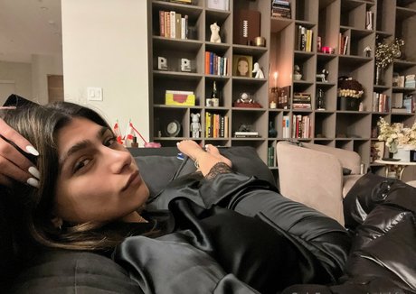 miakfree erotic pornstar photo