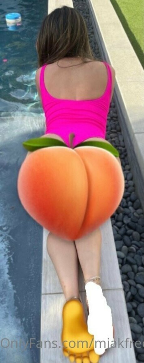 miakfree beautiful actress photo