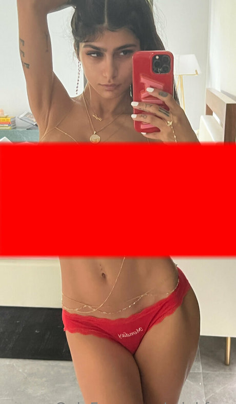 miakfree pornstar naked photo