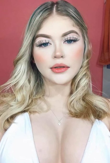 Beatriz Chavs top star archive