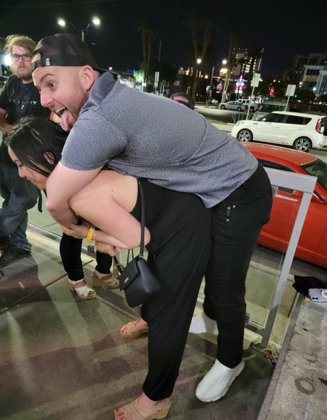 Xraygirl model nudes pic