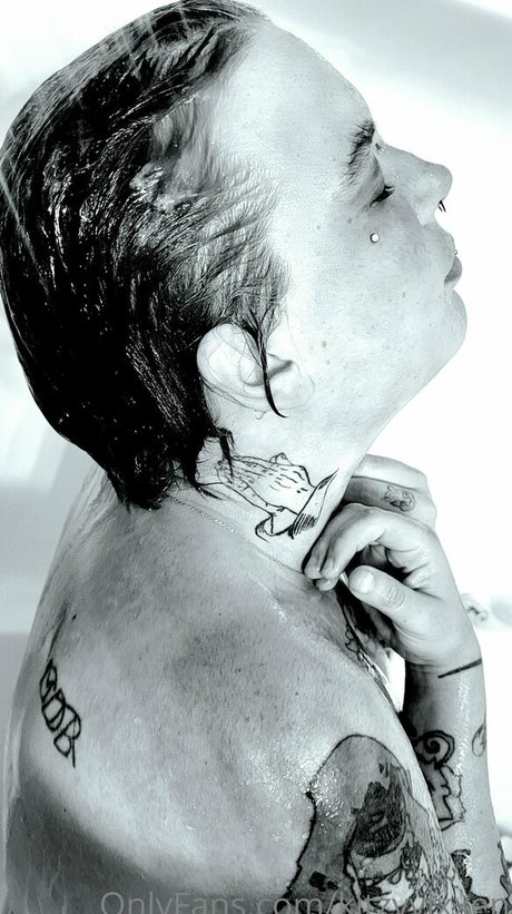 black lesbian onlyfans hot naked photos