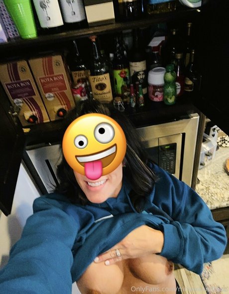 MrsAvaAndrews art star gallery