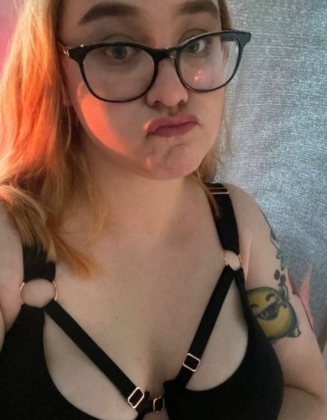 Stufflikehearts model adult pictures