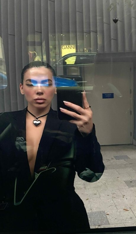 danellaurbaytv nude pornstar photos