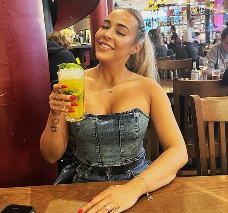 trans girls onlyfans adult photo