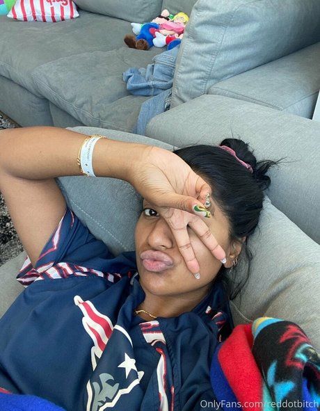 Reddotbitch hot model pic