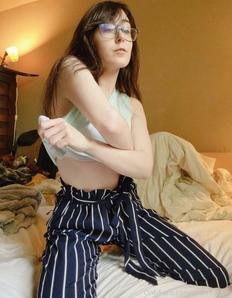 ardentabsol model xxx photos