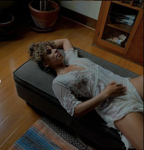 chelly pop nude model archive