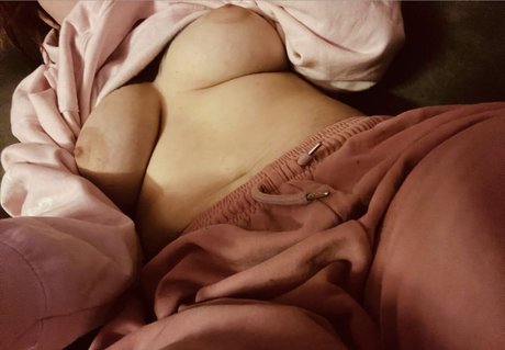 lleykt421 pornstar erotic photo