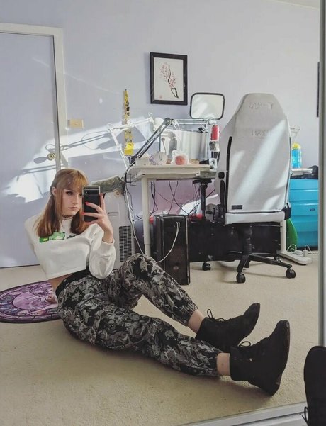 RaeRaeSenpai top star pic