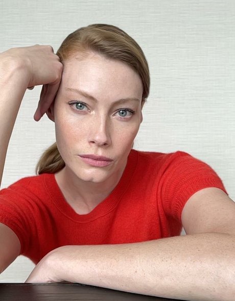 Alyssa Sutherland high quality star image