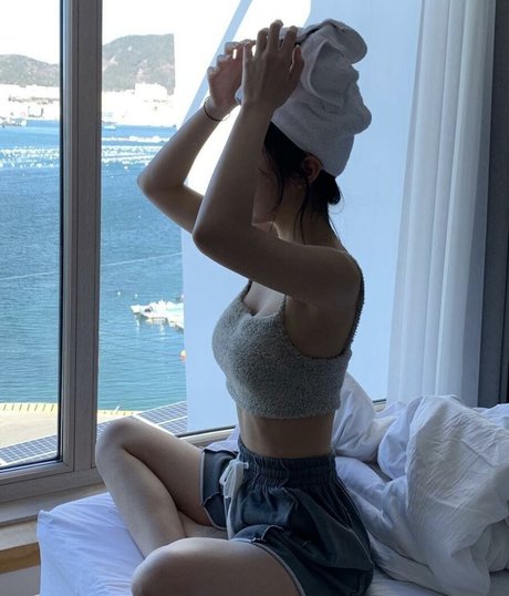 wakemeupnextweek star hot pics