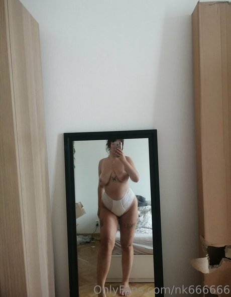 nk666666 naked model pics