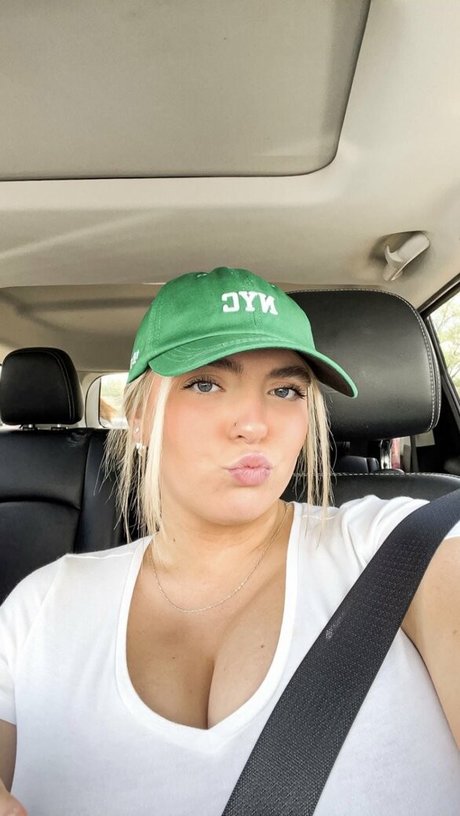 athletic milf onlyfans hot sexy images